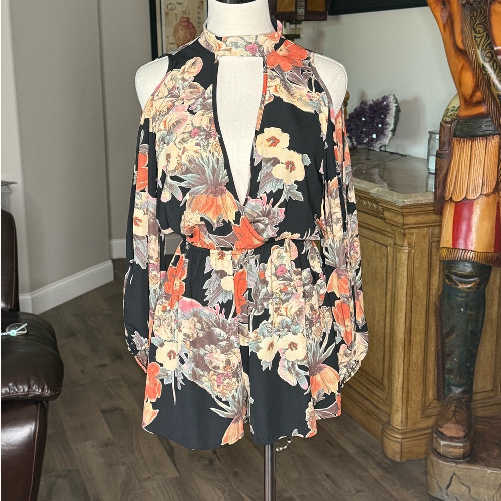 NWT Bobel Floral Romper size Medium